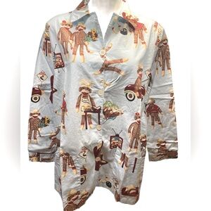Nick & Nora large cotton pajamas top with 2 front pockets & button down front.